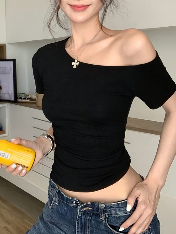 15048072-2557-4463-b1c4-6cf4019ea3e3.jpg Asymmetric Collar Short-sleeved Top for Fashionable Women