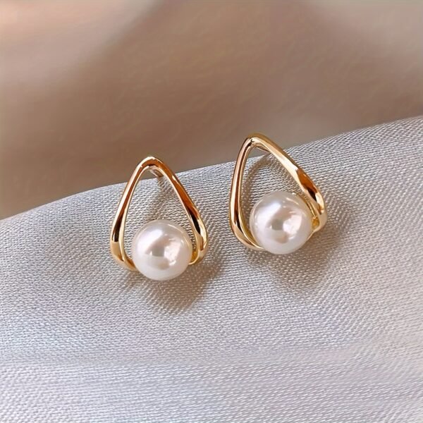 6c1984e6-ed2f-4720-aa6a-2fcdaeea67f6.jpg French Teardrop Pearl Stud Earrings Elegant Geometric Daily Jewelry