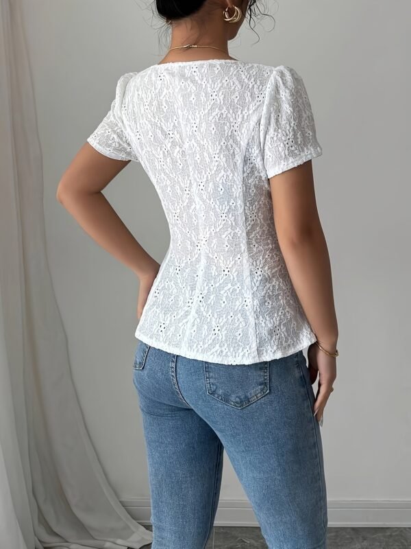 79306088-5c62-4ab3-93b6-d5a82e3f0966.jpg Women'S Commuter Elegant Solid Color Hollow Embroidery T-Shirt