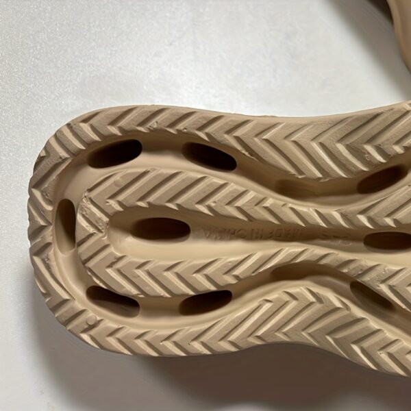 a2208288-ebf3-4f0a-8ef9-add1a085eea6.jpg New Summer EVA Platform Height-Increasing Slippers for Women