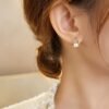 d82b692b-4b1c-40e2-a36d-aa2a06dab338.jpg French Teardrop Pearl Stud Earrings Elegant Geometric Daily Jewelry