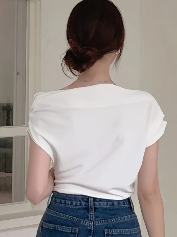 ea29679b-a688-4ddc-b51a-c955c9b42f87.jpg Off-shoulder Design T-shirt white